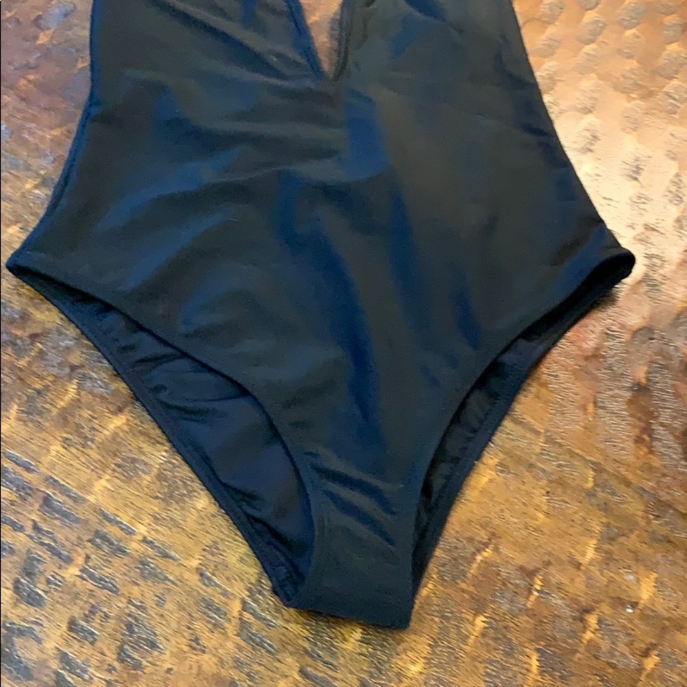 Swimsuit - Picture 3 of 5